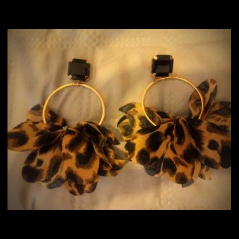 Leopard drop earrings